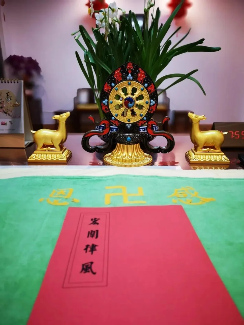 【节日专题法语】教师节，供养师父的一首歌：《为正法勇敢担当》