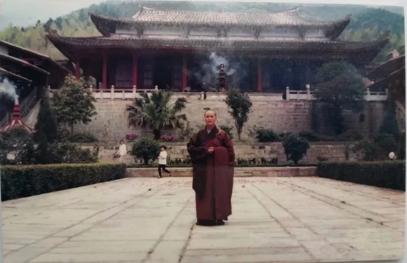 【缅怀悼念二】一位居士对住持和尚的缅怀：感恩师公，我把最美好的青春记忆留在了灵石寺！
