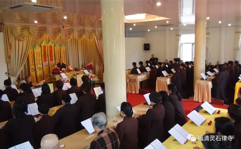 【学佛行仪之敬佛第一】在家居士的佛前衣著（三）：穿著海青需要注意什么？