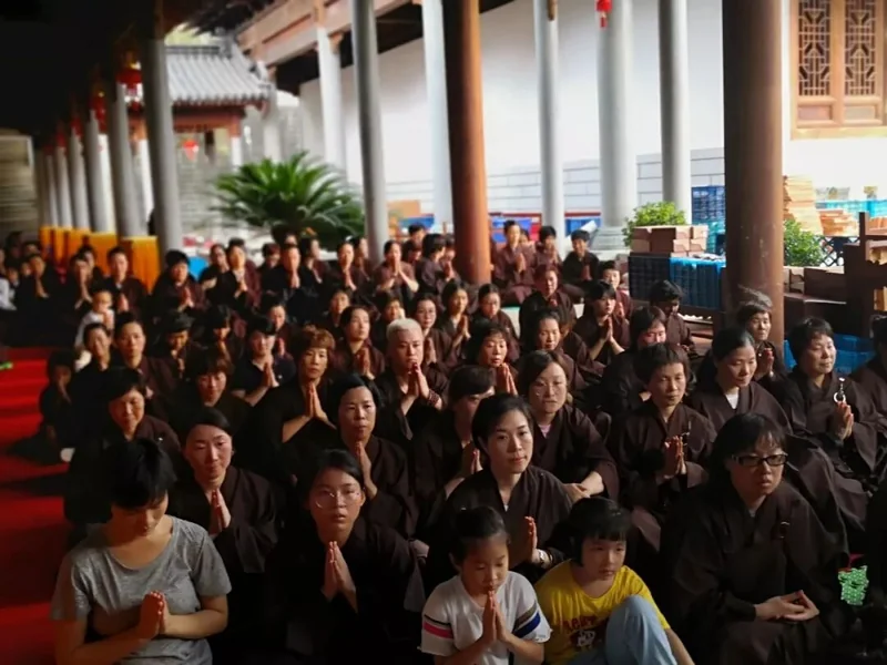 【学佛行仪之入寺院之十一】登三宝地，您有没有“轻”一点？