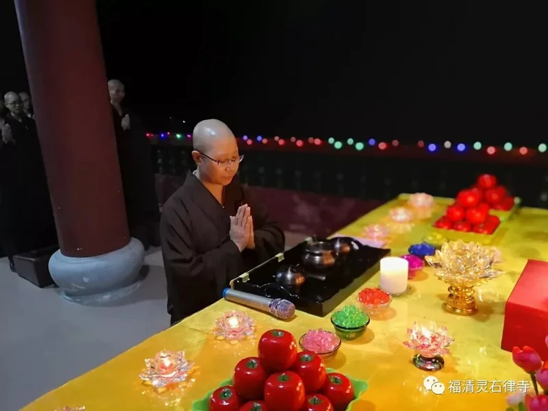 【剪影】愿做娑婆的一轮明月–2019灵石律寺供月仪式