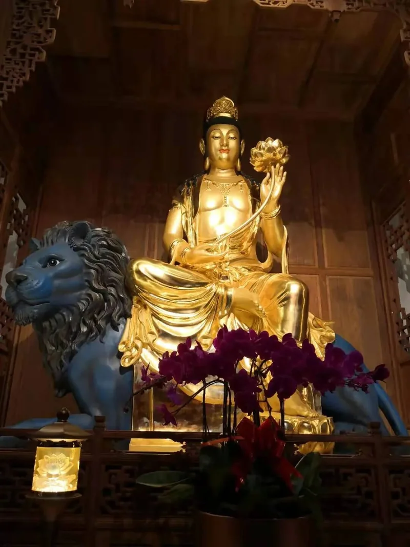 【安座祈福法语】三大士殿：文殊菩萨和普贤菩萨，您能识别吗？