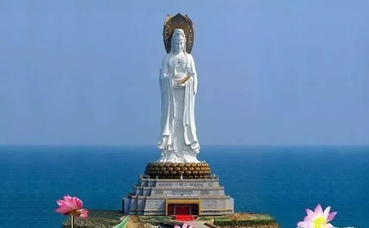 【佛菩萨圣诞法语】恭迎观世音菩萨出家吉日，普劝全球同胞同念观音圣号！