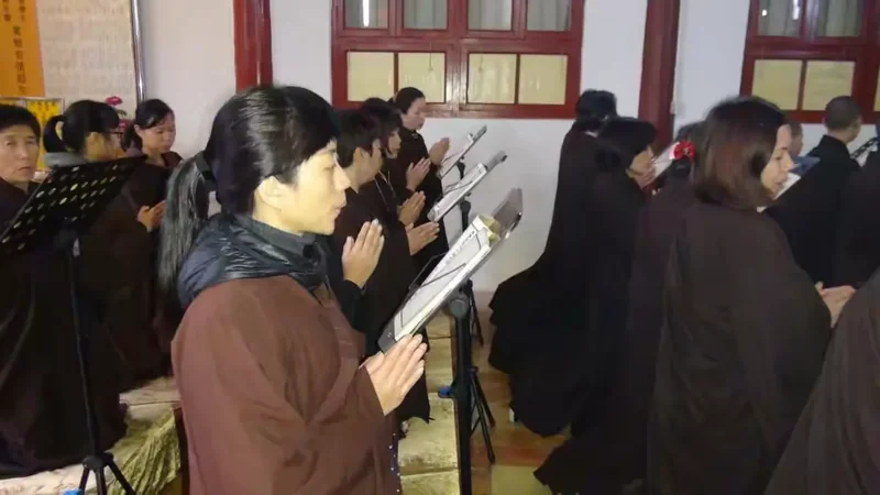 【灵石剪影】灵石律寺新春三千佛洪名宝忏之虔诚献供篇